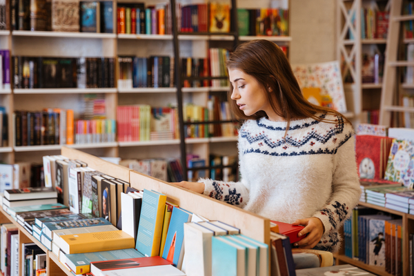 Globaler Buchmarkt 2024 geprägt von starker Belletristik, Sachbuch-Rückgängen und niedrigeren Preissteigerungen